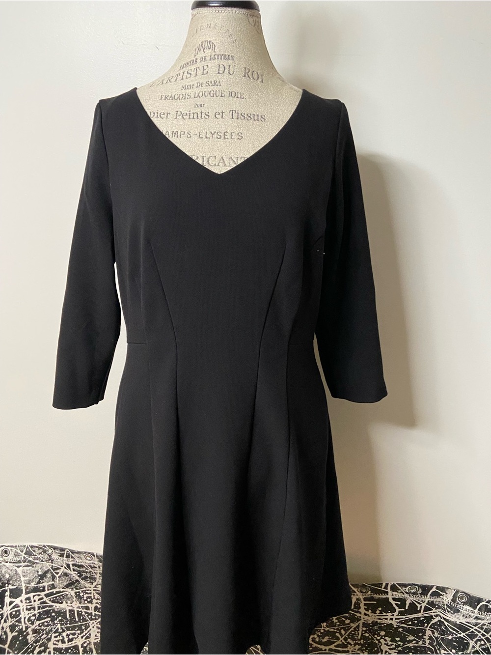 Ann Taylor Black V-Neck Three-Quarter Sleeve Fit & Flare Dress